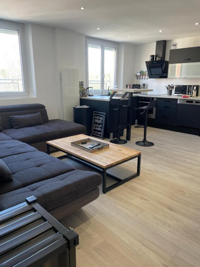 Appartement De Adrien Garage Prive Charleville-Mezieres Exterior photo